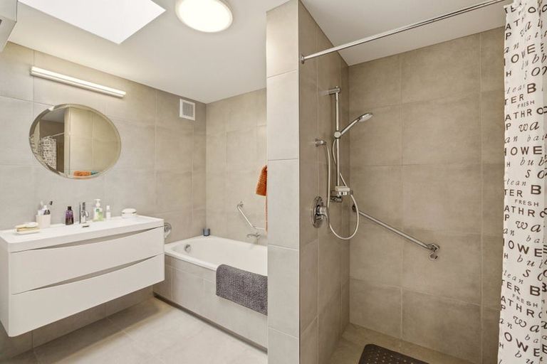 Photo of property in 1/3 Karitane Drive, Cashmere, Christchurch, 8022