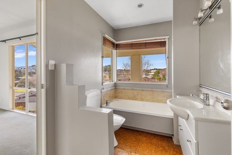 Photo of property in 3 Pentland Place, Highlands Park, New Plymouth, 4312