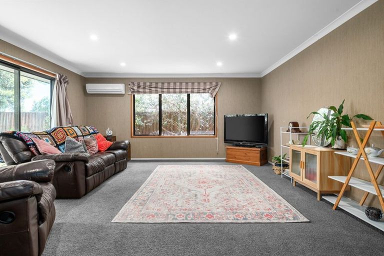 Photo of property in 24 Nielsen Gardens, Rototuna, Hamilton, 3210