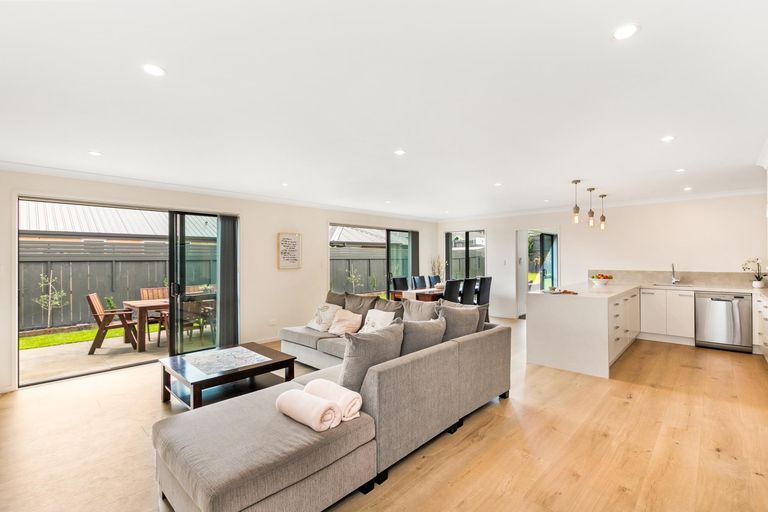 Photo of property in 6 Vivien Place, Patumahoe, Pukekohe, 2679