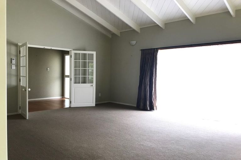 Photo of property in 79 Tawa Road, Kumeu, 0891