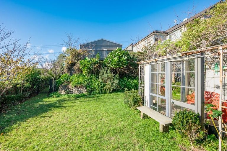 Photo of property in 118 Seaview Road, Paraparaumu Beach, Paraparaumu, 5032
