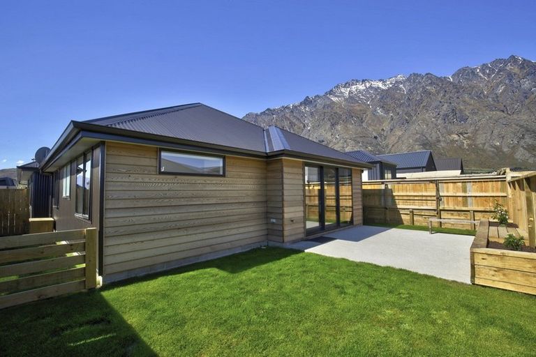 Photo of property in 29 Shepherd Road, Jacks Point, Queenstown, 9371