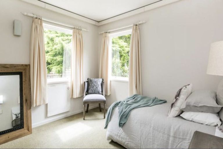 Photo of property in 11 Shortland Place, Havelock North, 4130