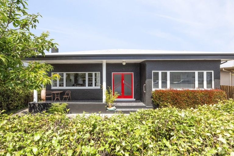 Photo of property in 1111a Heretaunga Street East, Parkvale, Hastings, 4122