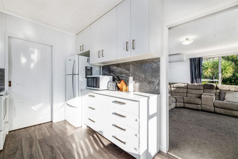 Photo of property in 28 Mawney Road, Henderson, Auckland, 0610