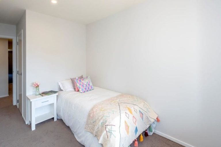 Photo of property in 99 Kakariki Grove, Waikanae, 5036