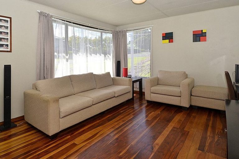 Photo of property in 1 Sullivan Avenue, Mangere Bridge, Auckland, 2022