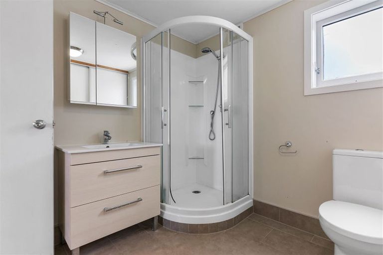 Photo of property in 22 Juniper Road, Sunnynook, Auckland, 0620