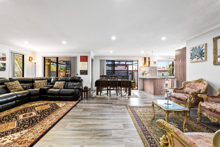 Photo of property in 11 Frederick Place, Whalers Gate, New Plymouth, 4310