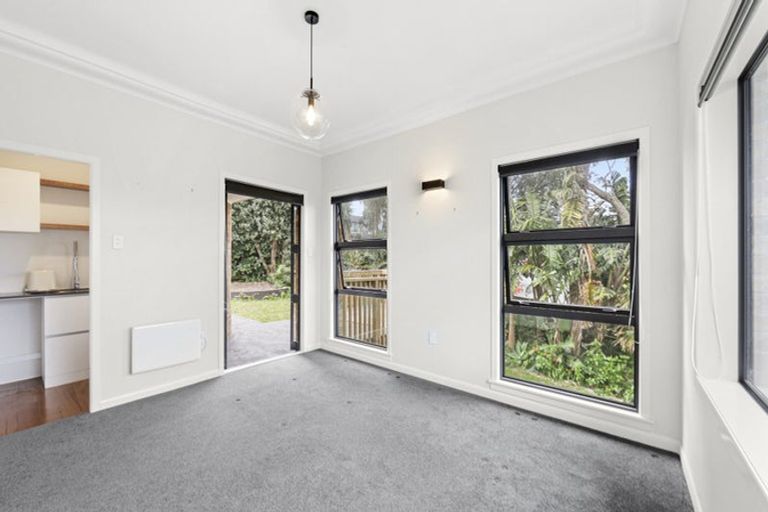 Photo of property in 35 Rock Isle Road, Torbay, Auckland, 0630