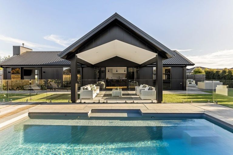 Photo of property in 2 Gabriela Close, Pyes Pa, Tauranga, 3112