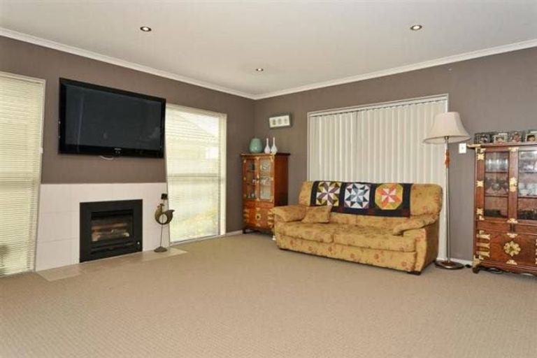 Photo of property in 11 Chadwick Place, Rototuna North, Hamilton, 3210