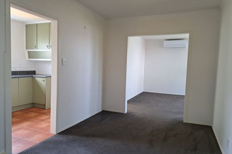 Photo of property in 87 Tiroroa Avenue, Te Atatu South, Auckland, 0610