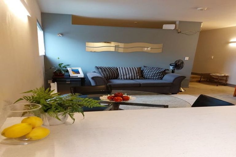 Photo of property in Urbane Apartments, 26/29 Webb Street, Mount Cook, Wellington, 6011