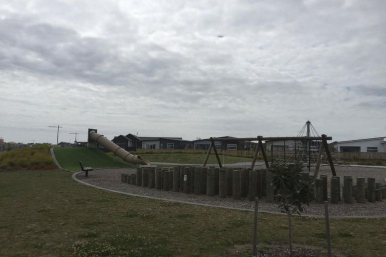 Photo of property in 22 Furlong Road, Papamoa, 3118