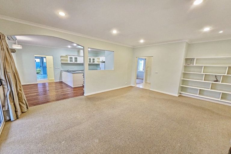 Photo of property in 16 Palliser Place, Poraiti, Napier, 4112