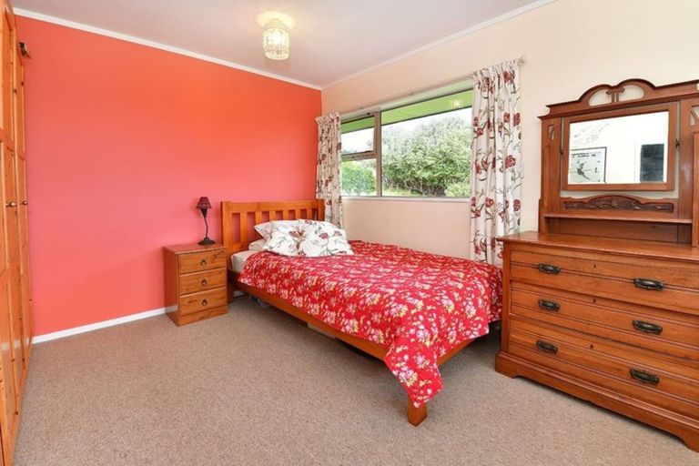 Photo of property in 74 Tarrant Road, Helensville, 0875
