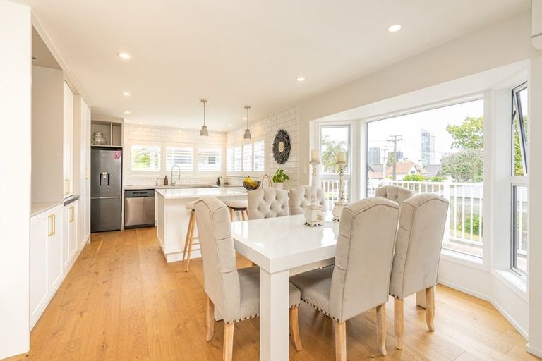 Photo of property in 5a William Street, Takapuna, Auckland, 0622