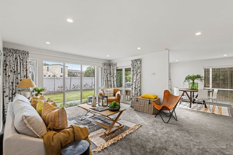Photo of property in 152 Avonhead Road, Avonhead, Christchurch, 8042