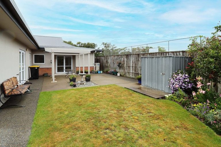 Photo of property in 28 Deller Drive, Carterton, 5713