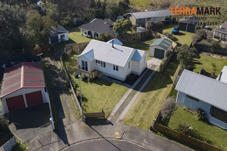 Photo of property in 9 Hewson Crescent, Otaki Beach, Otaki, 5512