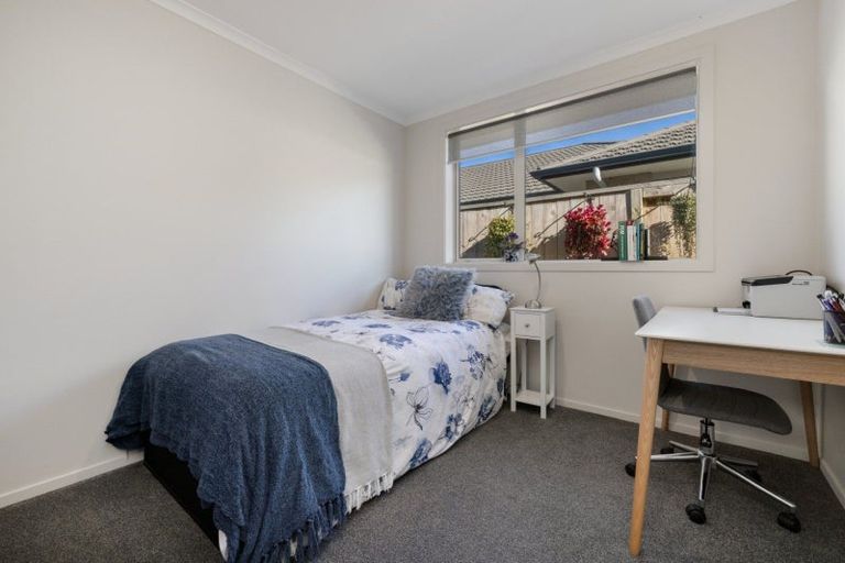 Photo of property in 124 Puhirake Crescent, Pyes Pa, Tauranga, 3112