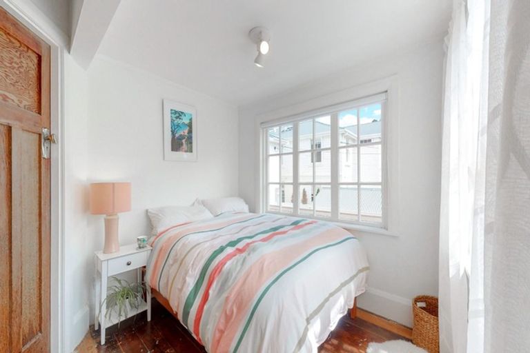 Photo of property in 17 Selwyn Terrace, Thorndon, Wellington, 6011