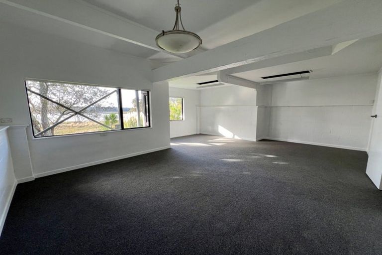 Photo of property in 1/55 Beresford Street, Bayswater, Auckland, 0622