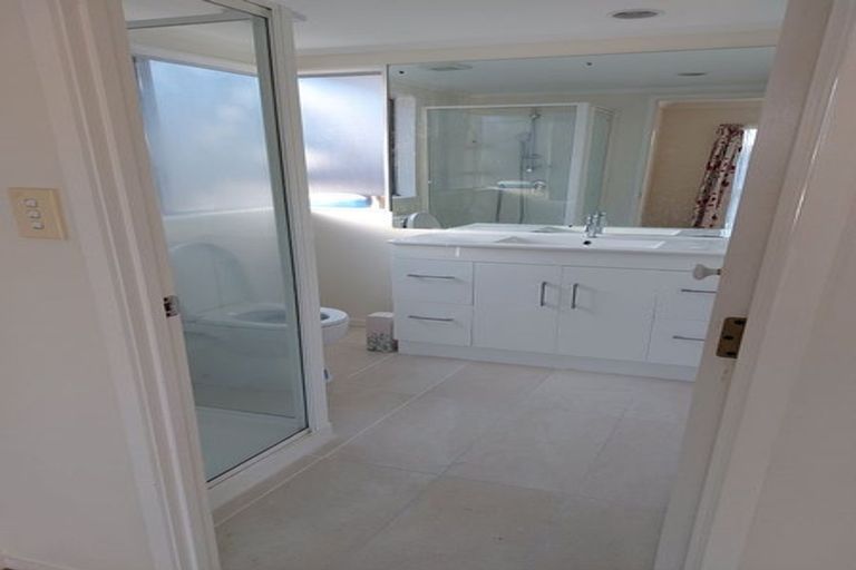 Photo of property in 3 Highgate Place, Somerville, Auckland, 2014