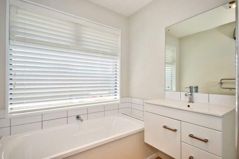 Photo of property in 1 Cone Peak Close, Lake Hayes, Queenstown, 9304