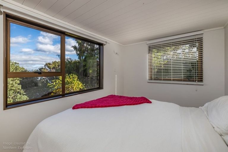 Photo of property in 84 Doves Bay Road, Kerikeri, 0294