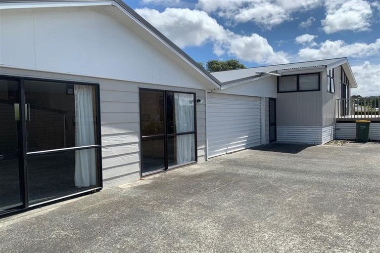 Photo of property in 8 Kauri Crescent, Snells Beach, 0920