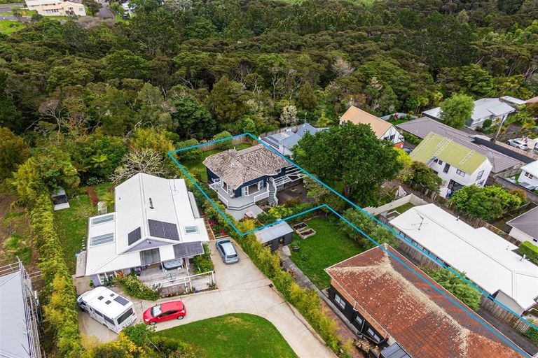 Photo of property in 1/18 Coroglen Avenue, Birkenhead, Auckland, 0626