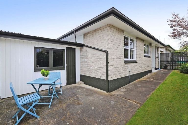 Photo of property in 2/65 Middle Road, Havelock North, 4130