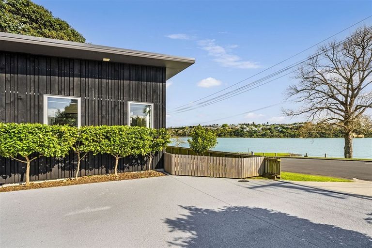 Photo of property in 12b Chapman Road, Te Atatu Peninsula, Auckland, 0610