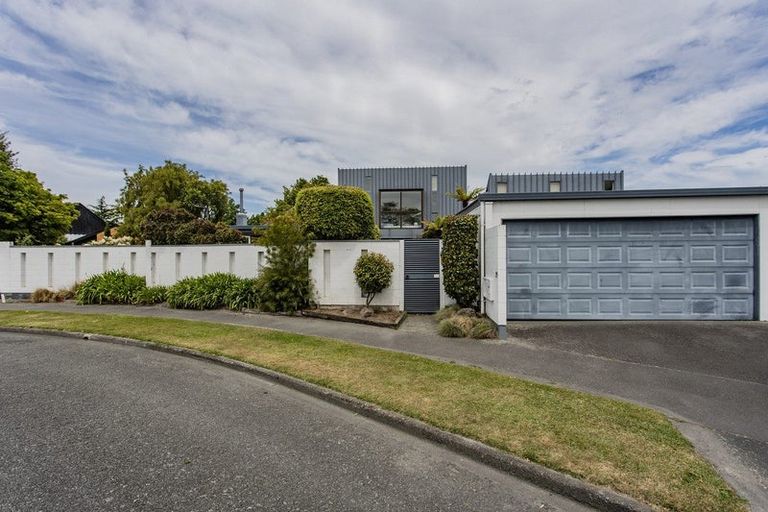 Photo of property in 19 Kent Lodge Avenue, Avonhead, Christchurch, 8042