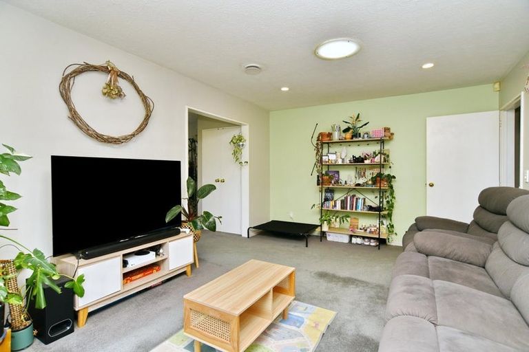 Photo of property in 125 Sawyers Arms Road, Northcote, Christchurch, 8052