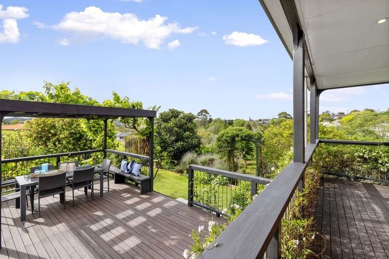 Photo of property in 78 Matija Place, Red Beach, 0932