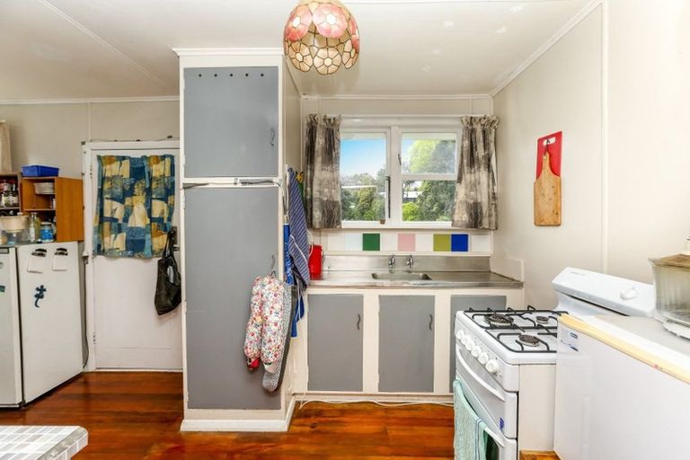 Photo of property in 26 Banks Street, Marfell, New Plymouth, 4310