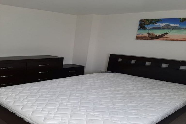 Photo of property in 2/1 Opito Way, East Tamaki, Auckland, 2013