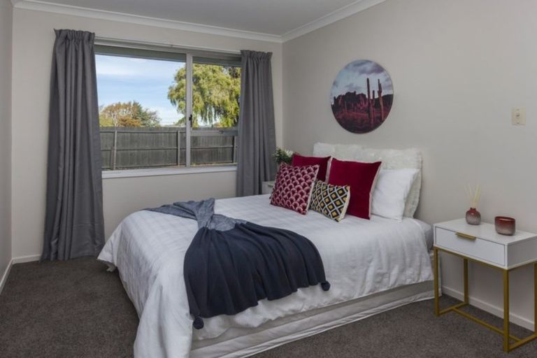 Photo of property in 40 Niven Street, Avondale, Christchurch, 8061