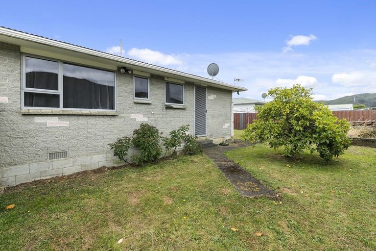 Photo of property in 34a Matthews Road, Wainuiomata, Lower Hutt, 5014