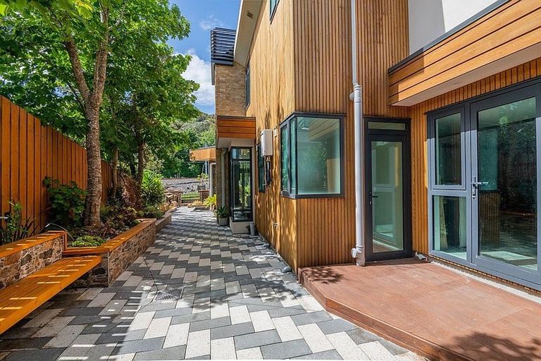 Photo of property in 90a Khandallah Road, Khandallah, Wellington, 6035