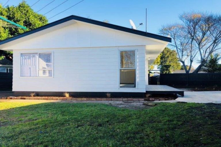 Photo of property in 426 Roscommon Road, Clendon Park, Auckland, 2103