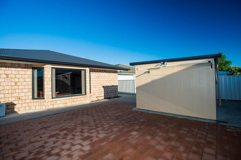 Photo of property in 17 Pohutukawa Grove, Lytton West, Gisborne, 4010