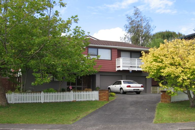 Photo of property in 11 Crown Hill Close, Forrest Hill, Auckland, 0620