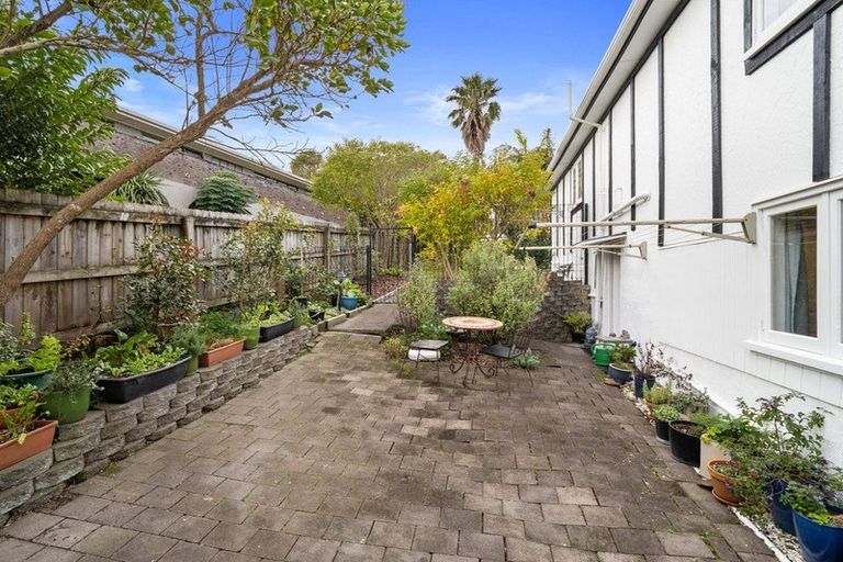 Photo of property in 2/531 Beach Road, Murrays Bay, Auckland, 0630