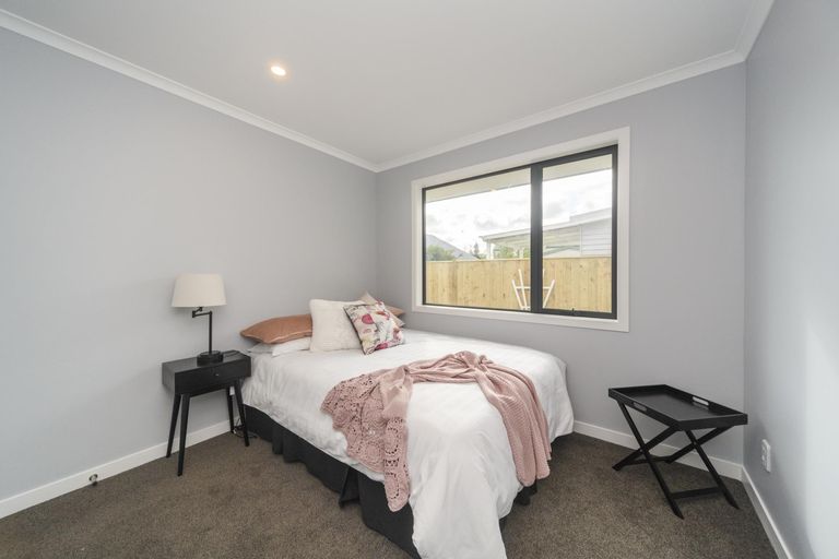 Photo of property in 17 Colonial Place, Kelvin Grove, Palmerston North, 4414