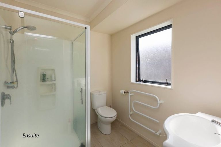 Photo of property in 14 Percy Kinsman Crescent, Riverstone Terraces, Upper Hutt, 5018
